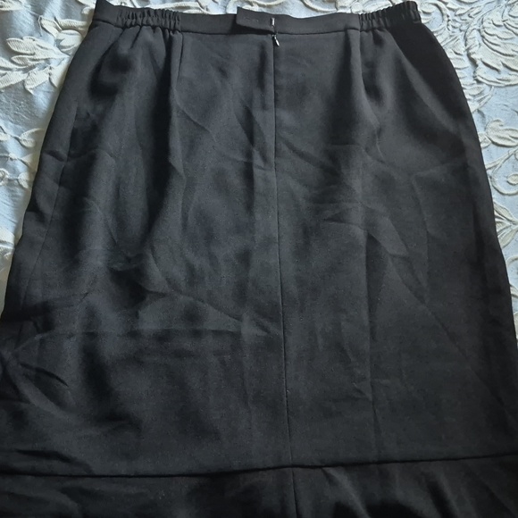 Women's Green Blazer & Black Skirt - Picture 9 of 9